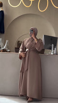 طقم نسائي طويل وأنيق